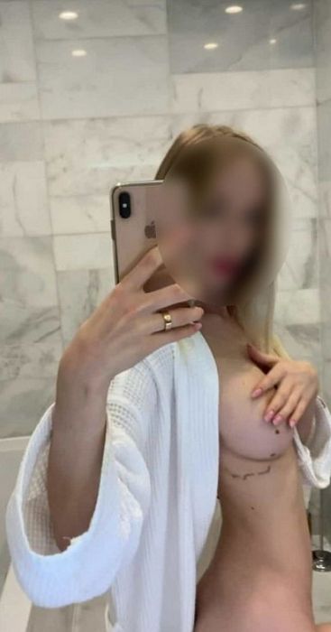 Фут-фетиш-сессия: Искусство и интимность, отличающие её от обычного секса